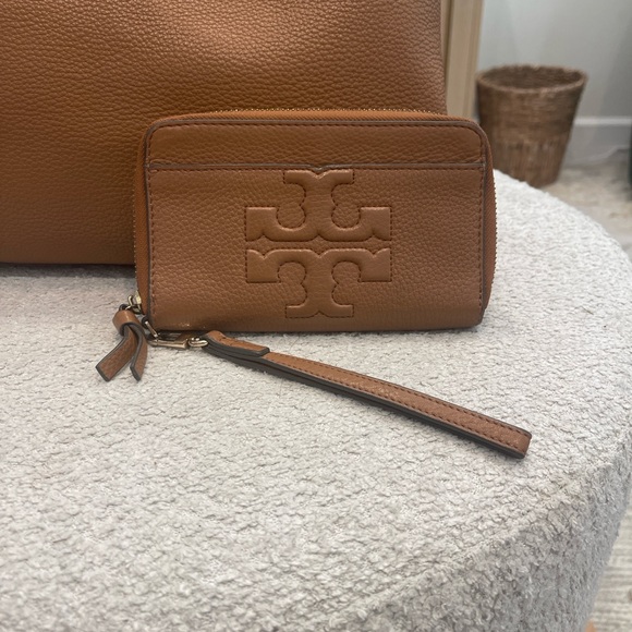 Tory Burch Handbags - Tory Burch Brown Leather Wristlet